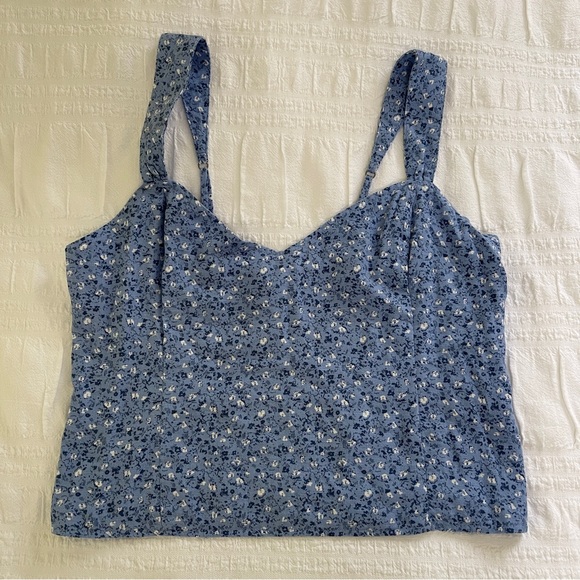 Abercrombie & Fitch Tops - Abercrombie & Fitch Blue Floral Tank Top Size Large